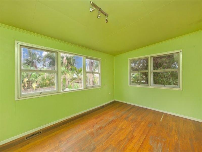 3 Saltash Street, Labrador QLD 4215