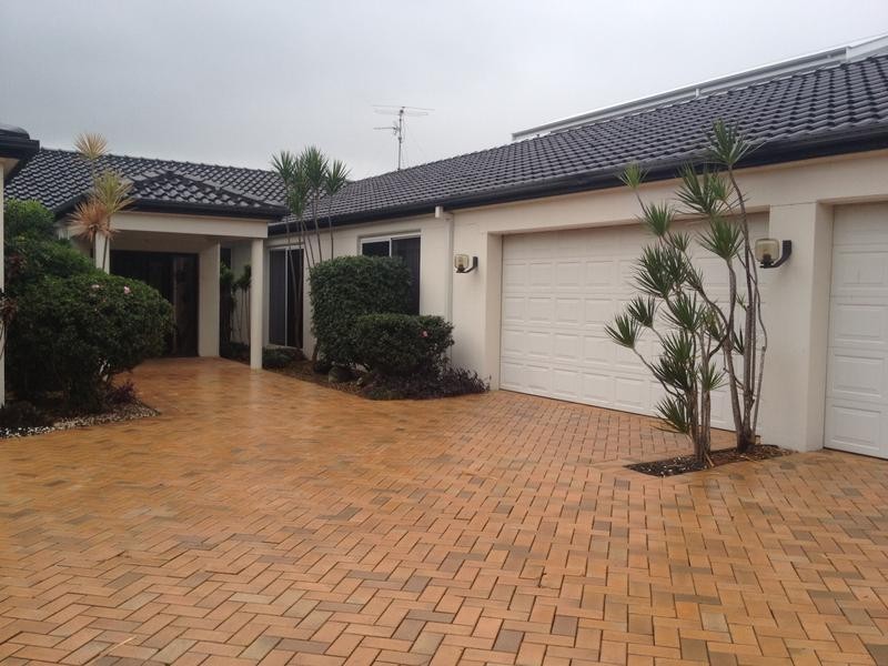 Broadbeach Waters QLD 4218