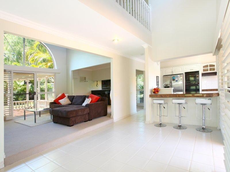15 Marseille Court, Sorrento QLD 4217
