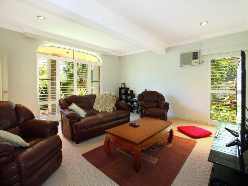 15 Marseille Court, Sorrento QLD 4217