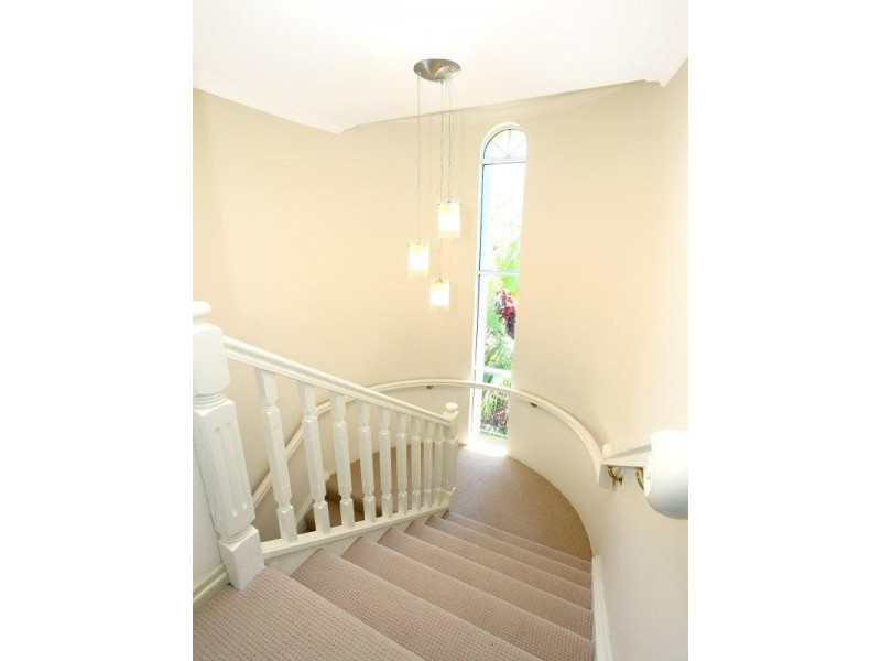 15 Marseille Court, Sorrento QLD 4217