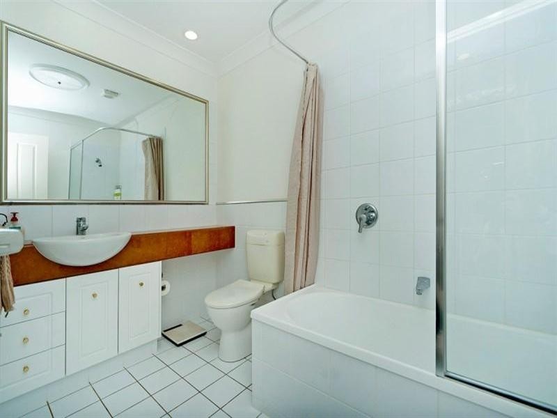 96-60 Caseys Road, Hope Island QLD 4212