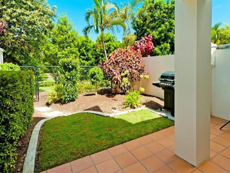 96-60 Caseys Road, Hope Island QLD 4212