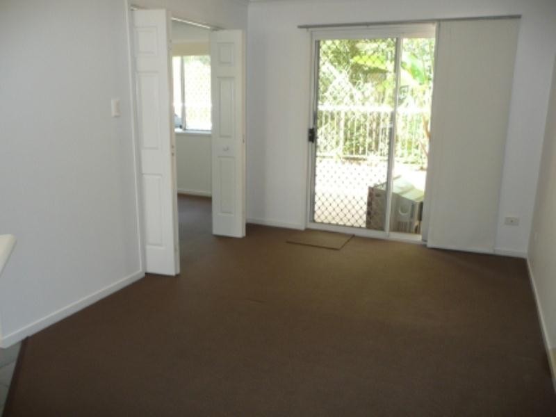 5-5 Anembo Street, Chevron Island QLD 4217