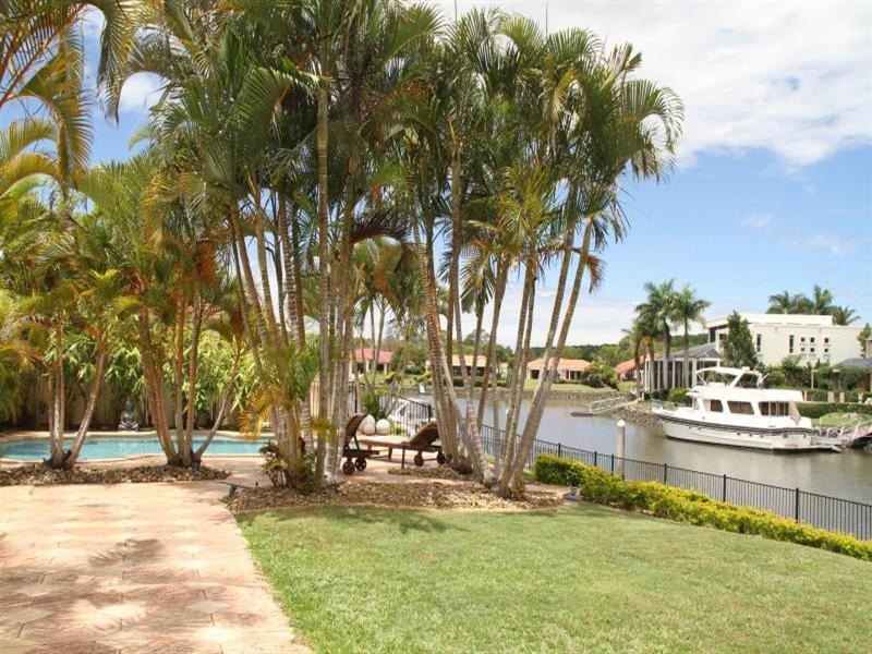 1104 Beechwood Drive, Hope Island QLD 4212