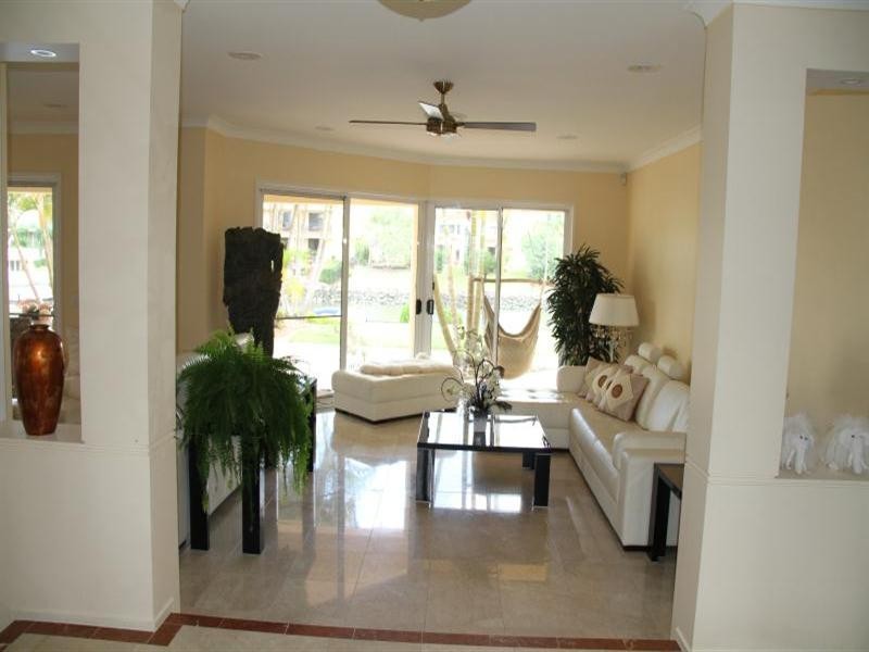 1104 Beechwood Drive, Hope Island QLD 4212