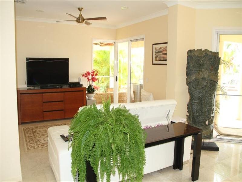 1104 Beechwood Drive, Hope Island QLD 4212