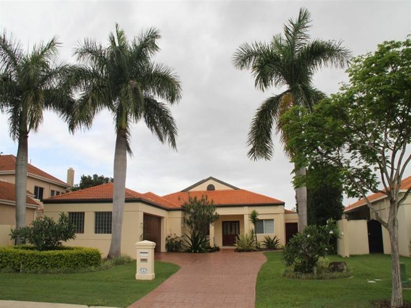 1104 Beechwood Drive, Hope Island QLD 4212