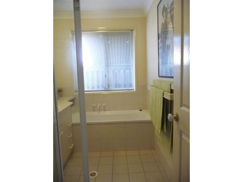 10 Raven Parade, Burleigh Waters QLD 4220