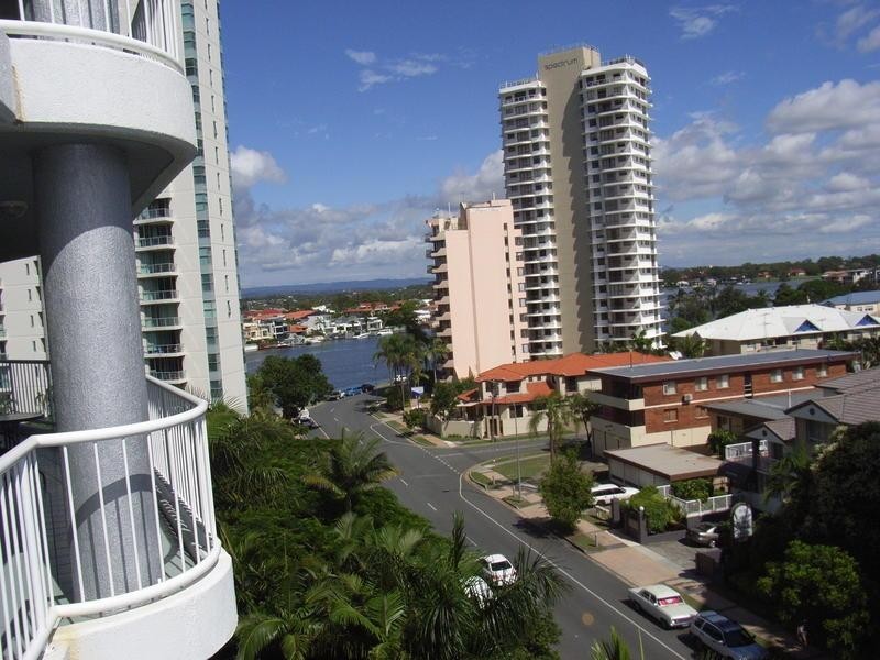 19 Riverview Parade, Surfers Paradise QLD 4217