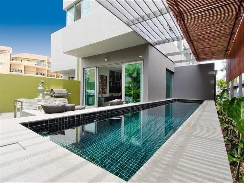 2 446 Marine Parade, Biggera Waters QLD 4216