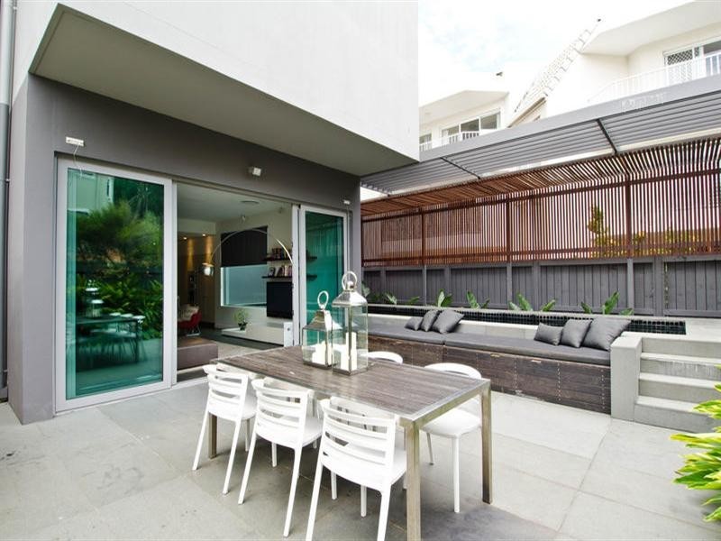 2 446 Marine Parade, Biggera Waters QLD 4216