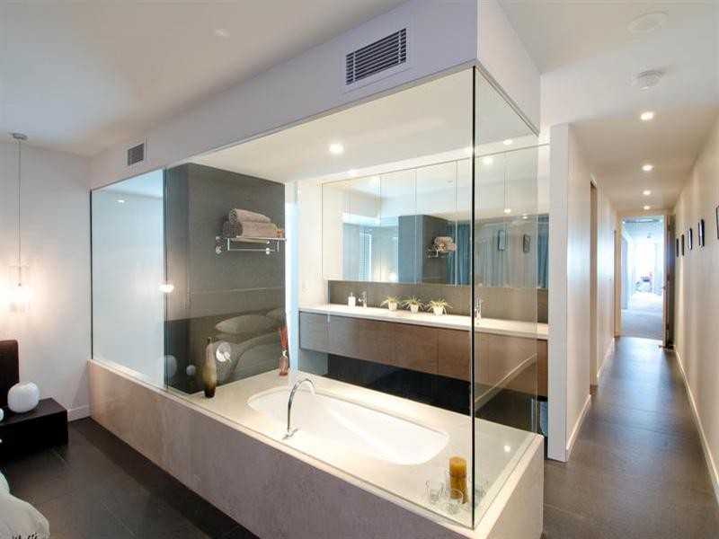 2 446 Marine Parade, Biggera Waters QLD 4216