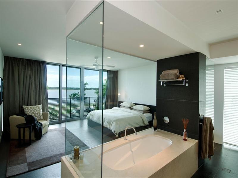 2 446 Marine Parade, Biggera Waters QLD 4216