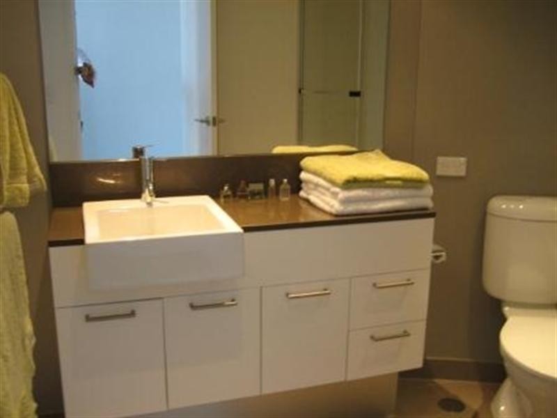 18 Enderley Avenue – Artique, Surfers Paradise QLD 4217