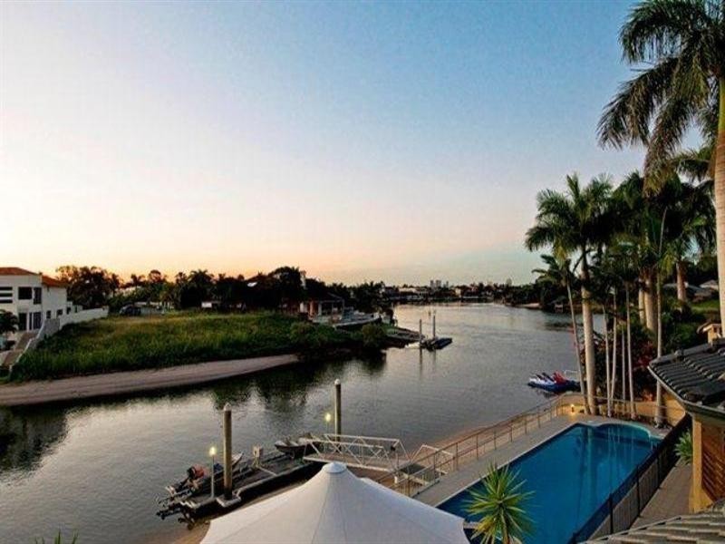 2 Marseille Court, Sorrento QLD 4217