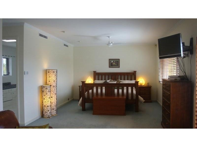 2 Marseille Court, Sorrento QLD 4217