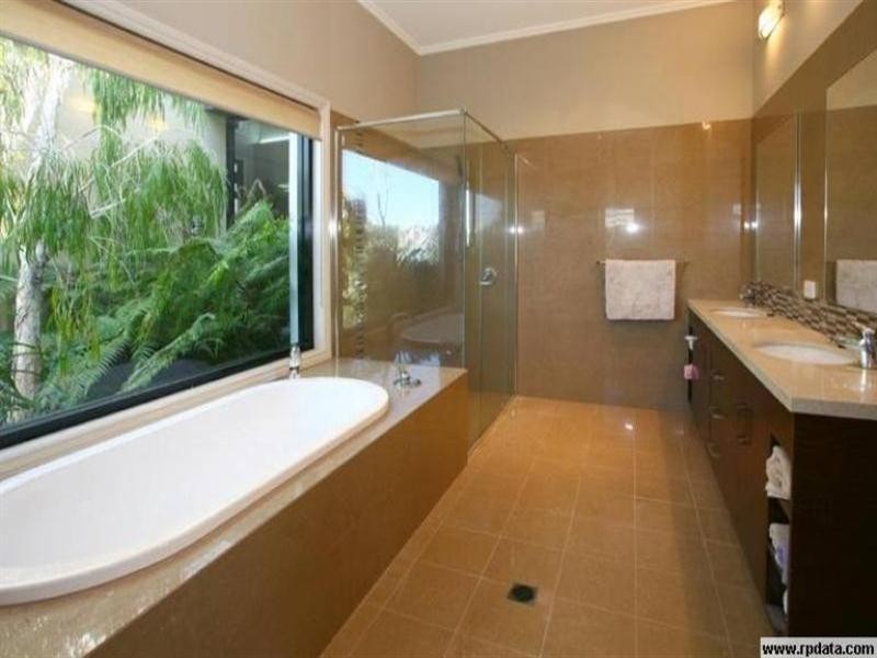 18 Nicklaus Court, Merrimac QLD 4226