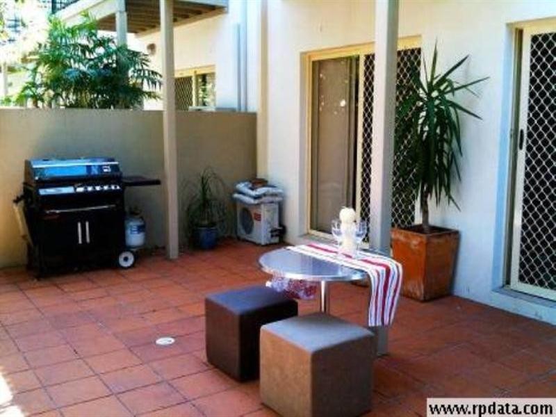 60 Caseys Road, Hope Island QLD 4212