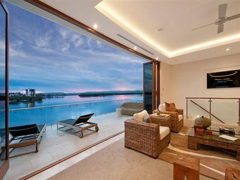 50 Knightsbridge Parade West, Sovereign Islands QLD 4216