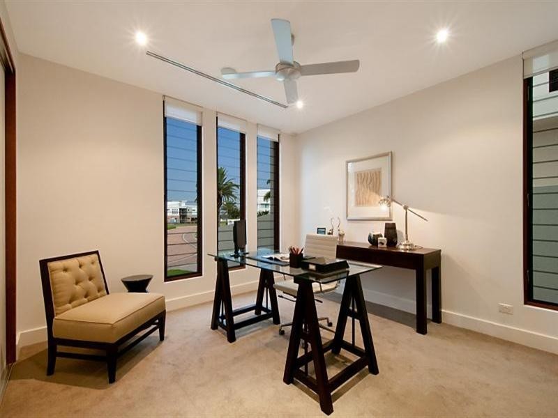 50 Knightsbridge Parade West, Sovereign Islands QLD 4216