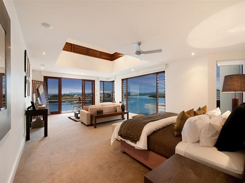 50 Knightsbridge Parade West, Sovereign Islands QLD 4216