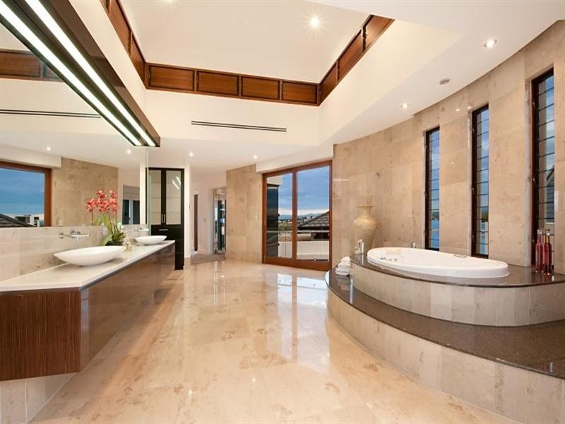 50 Knightsbridge Parade West, Sovereign Islands QLD 4216