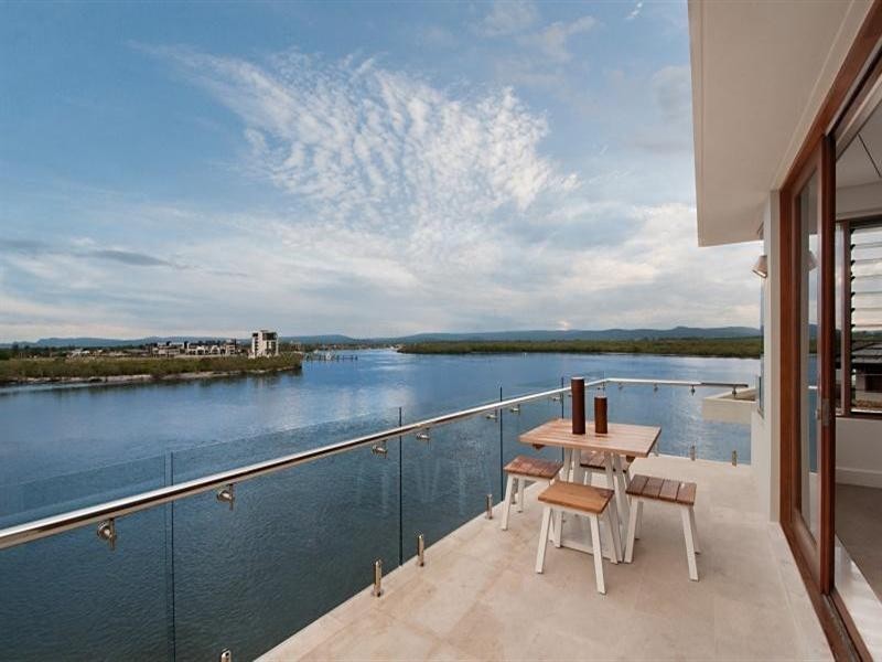 50 Knightsbridge Parade West, Sovereign Islands QLD 4216