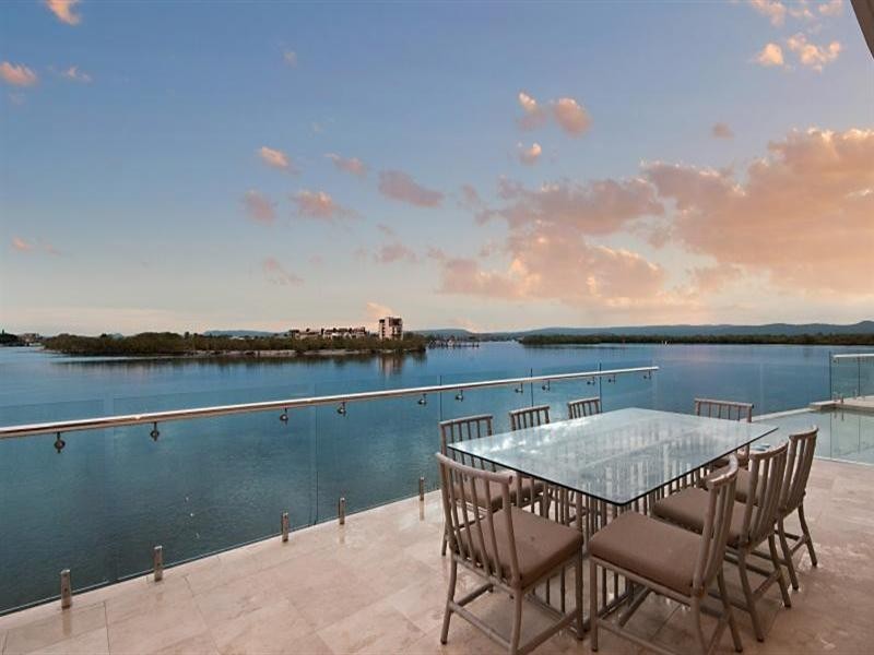 50 Knightsbridge Parade West, Sovereign Islands QLD 4216
