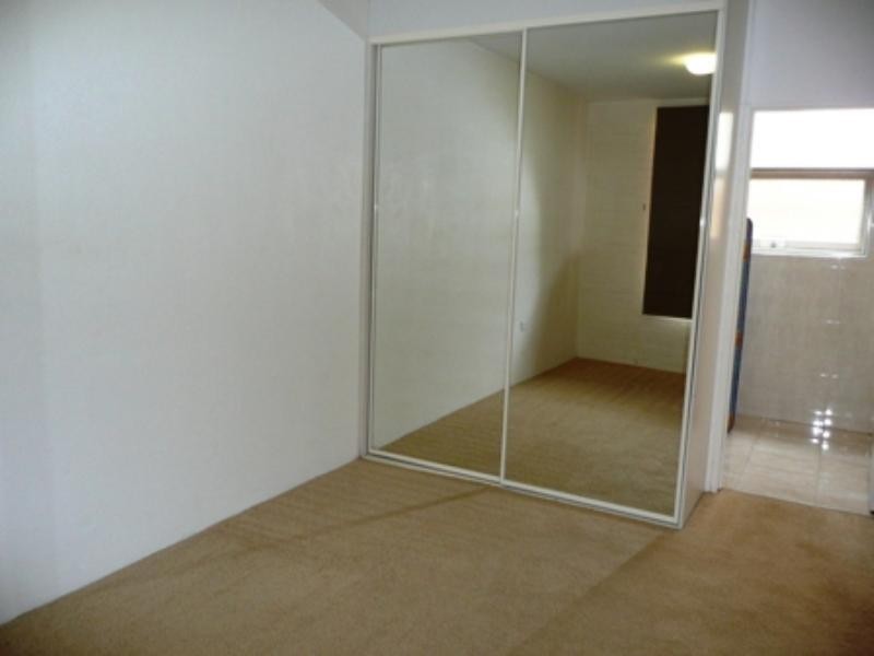 2/14 Paradise Island, Surfers Paradise QLD 4217