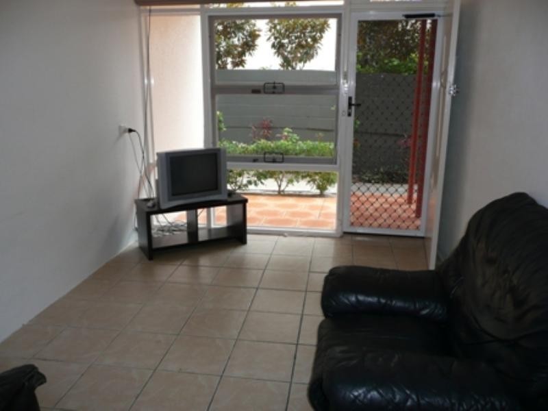 2/14 Paradise Island, Surfers Paradise QLD 4217