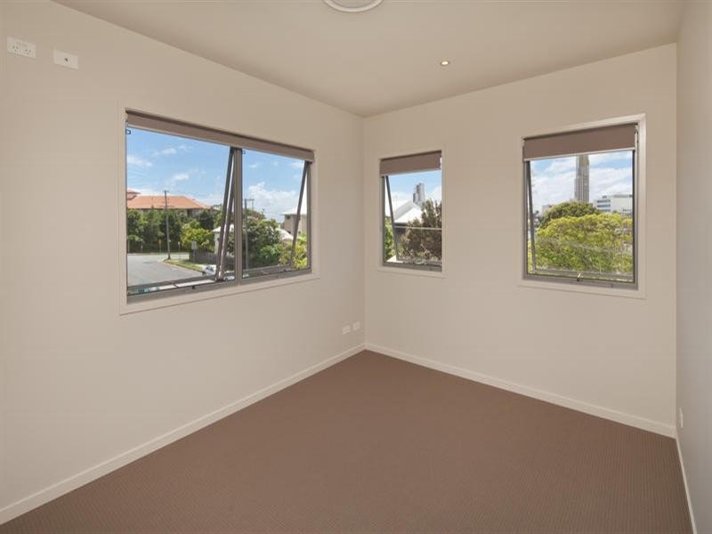 11 Kate Street, Southport QLD 4215