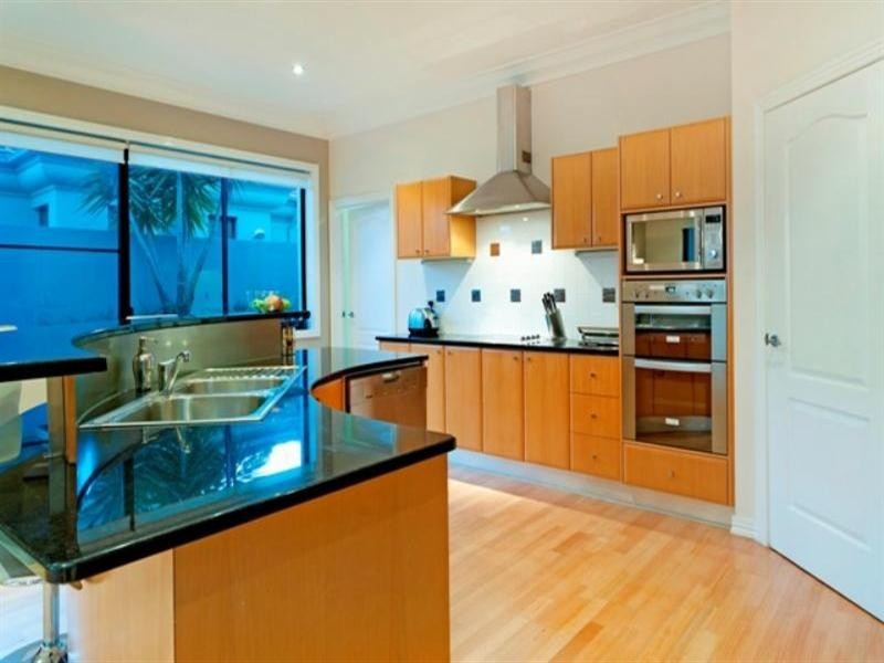 1657 Riverdale Drive, Hope Island QLD 4212