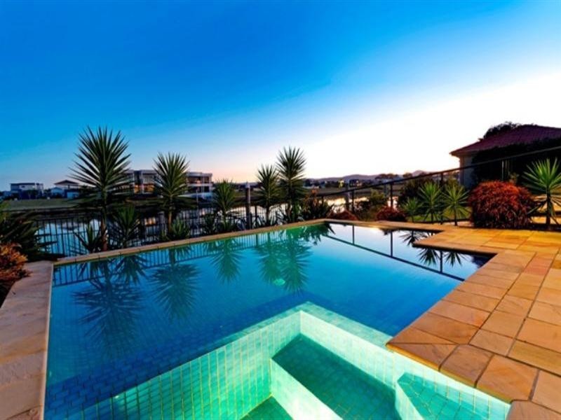 1657 Riverdale Drive, Hope Island QLD 4212