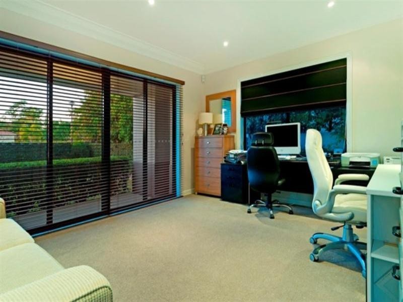 1657 Riverdale Drive, Hope Island QLD 4212