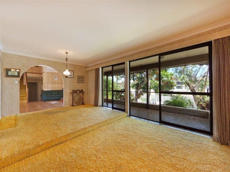 8 Midshipman Court, Surfers Paradise QLD 4217