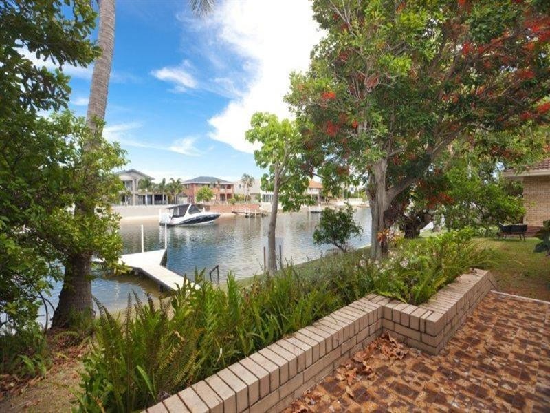 8 Midshipman Court, Surfers Paradise QLD 4217