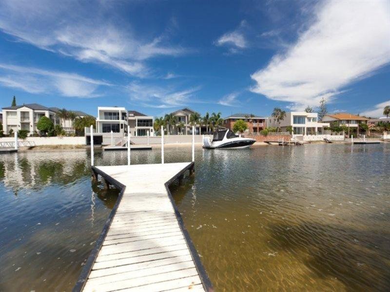 8 Midshipman Court, Surfers Paradise QLD 4217