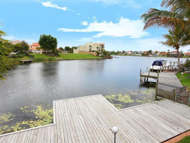 35 Istana View, Clear Island Waters QLD 4226