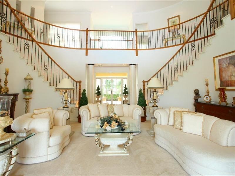 35 Istana View, Clear Island Waters QLD 4226