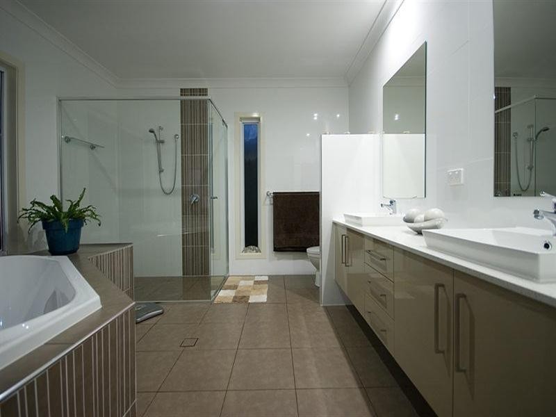 29 Rhodium Drive, Hope Island QLD 4212