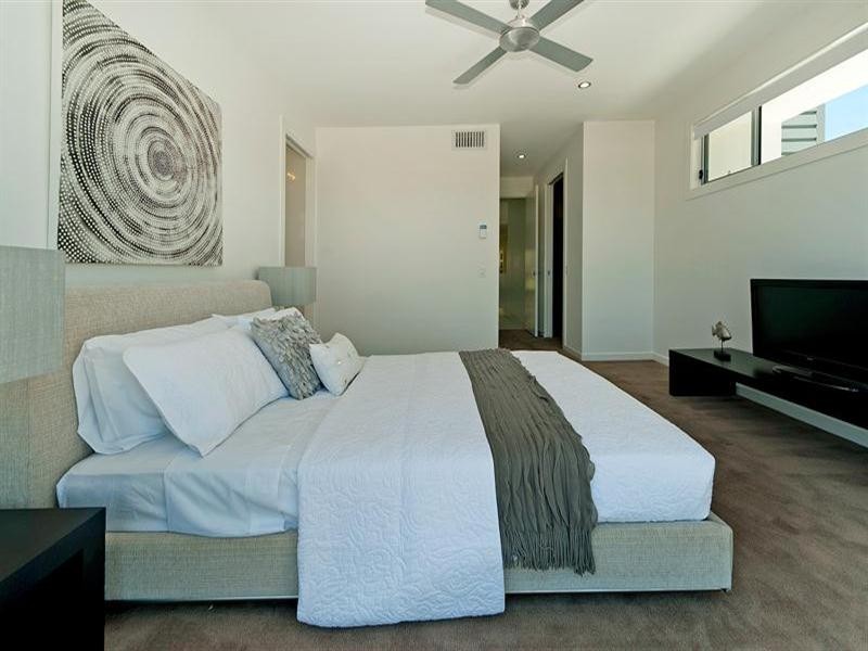 3022 Hillside Walk, Sanctuary Cove QLD 4212