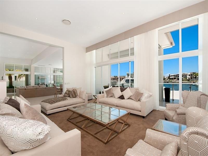 1 – 3 Knightsbridge Parade East, Sovereign Islands QLD 4216