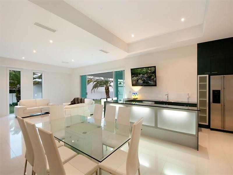 1 – 3 Knightsbridge Parade East, Sovereign Islands QLD 4216