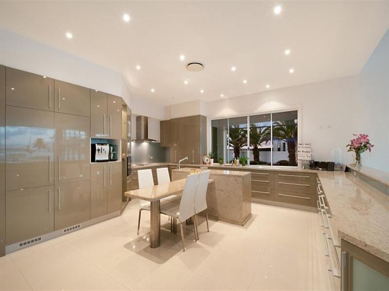 1 – 3 Knightsbridge Parade East, Sovereign Islands QLD 4216