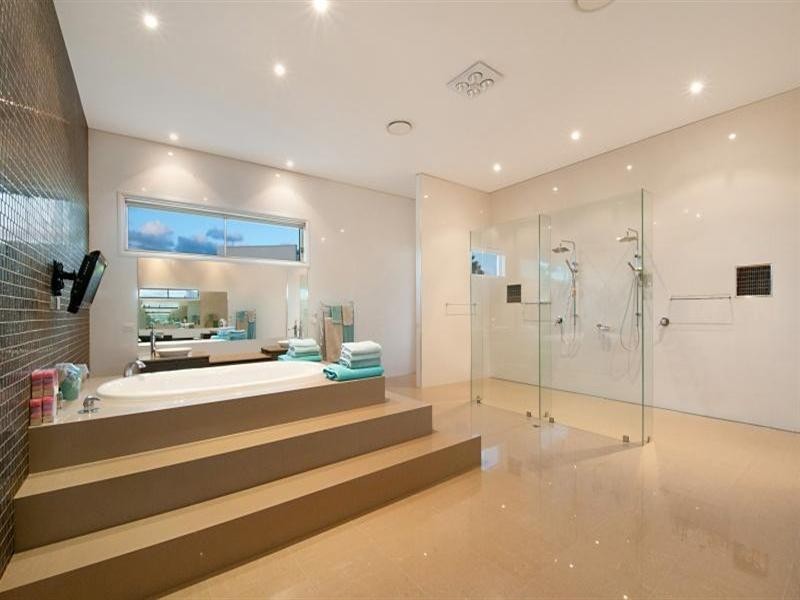 1 – 3 Knightsbridge Parade East, Sovereign Islands QLD 4216