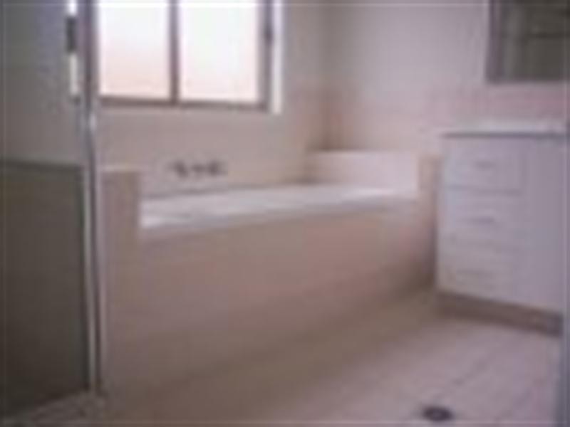 9 Burr Court, Pacific Pines QLD 4211