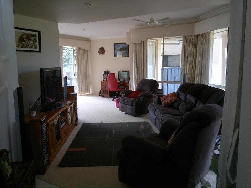 8 Sabrina Avenue, Helensvale QLD 4212