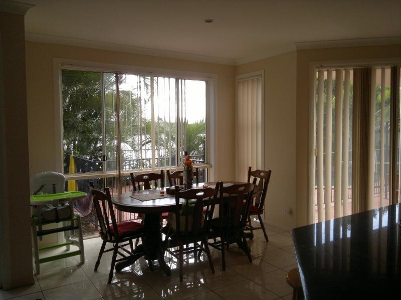 8 Sabrina Avenue, Helensvale QLD 4212