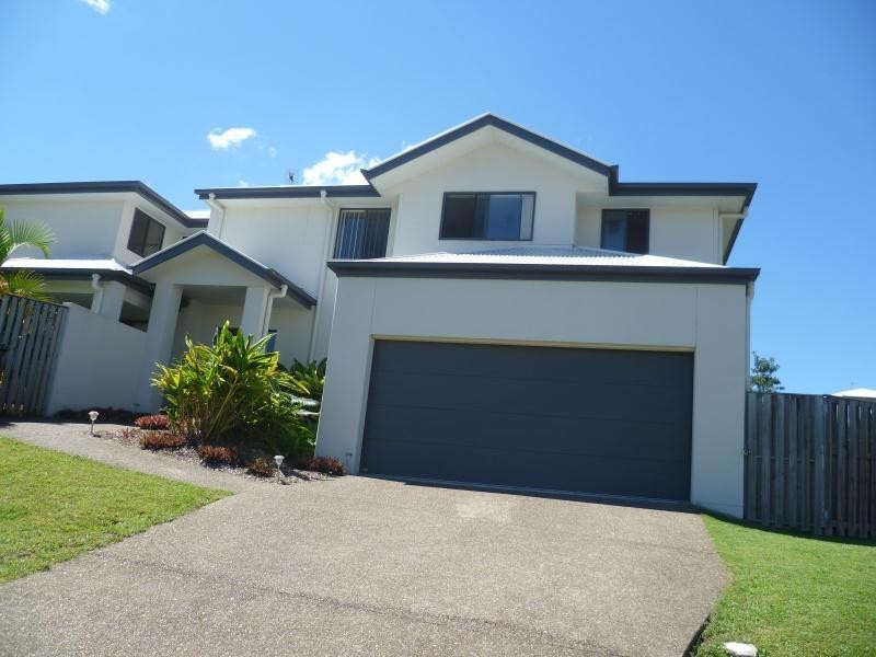 1/1 Brunswick Street, Pacific Pines QLD 4211